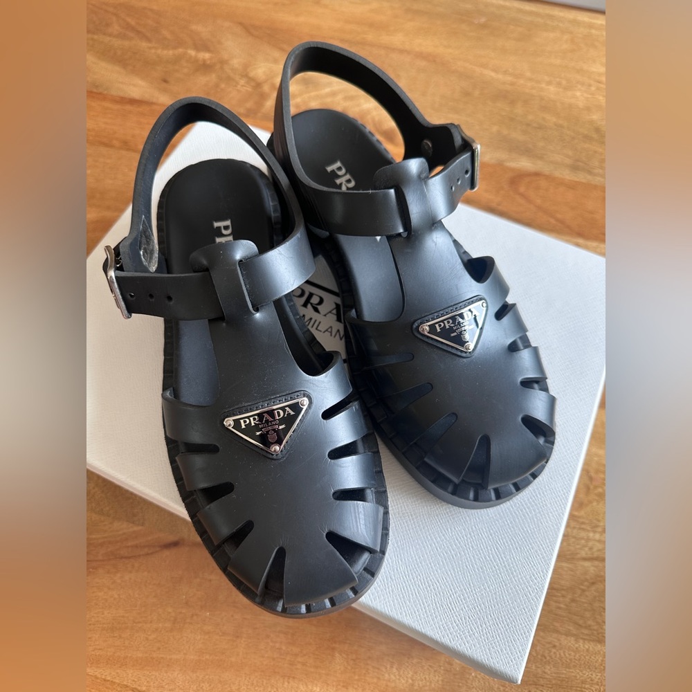 Prada 🖤 Fisherman Rubber Sole Sandal Color: NERO Size: 37/ Size 7 - Picture 2 of 7